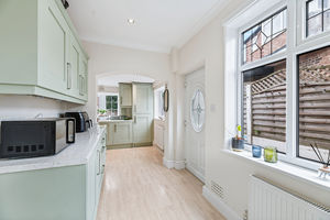 Kitchen- click for photo gallery